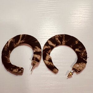Elegant Black and Brown Patterned Hoop Earrings